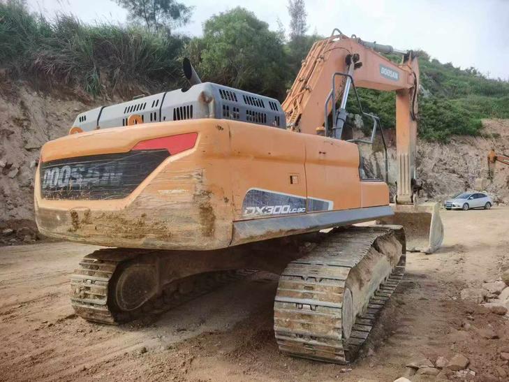 Buy Doosan DH300-5 Used Excavator / 1