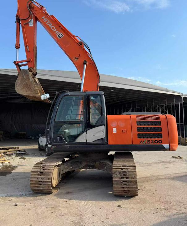 Buy Hitachi ZX200-5G Used Excavator / 1