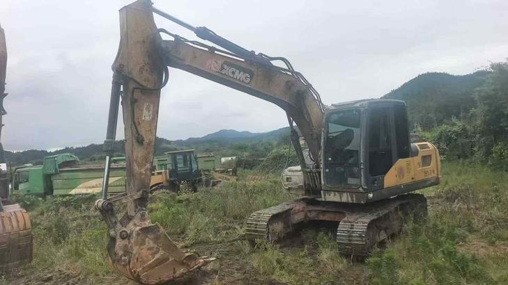 Buy XCMG XE135B Used Excavator / 1