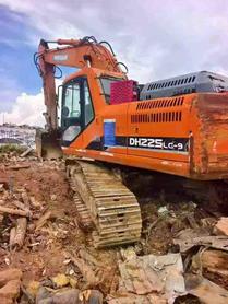 Buy Doosan DH225-9 Used Excavator / 2 Buy Doosan DH225-9 Used Excavator / 2