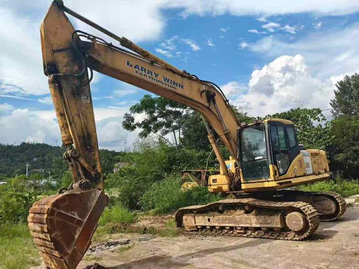 Buy Komatsu PC220-7 Used Excavator / 1