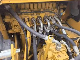 Buy Caterpillar CT18 Used Excavator / 8 Buy Caterpillar CT18 Used Excavator / 8