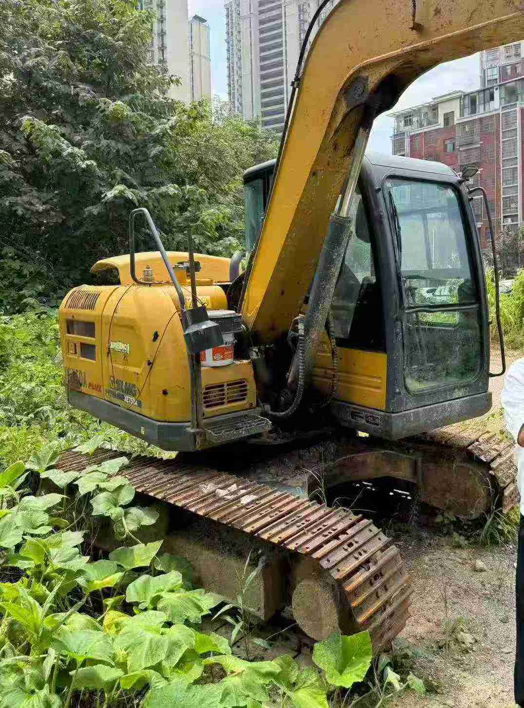 Buy XCMG XE75C Used Excavator / 1