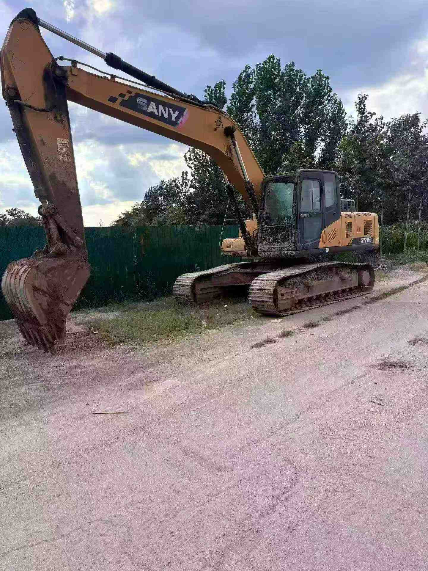 Buy Sany SY215C Used Excavator / 2 Buy Sany SY215C Used Excavator / 2