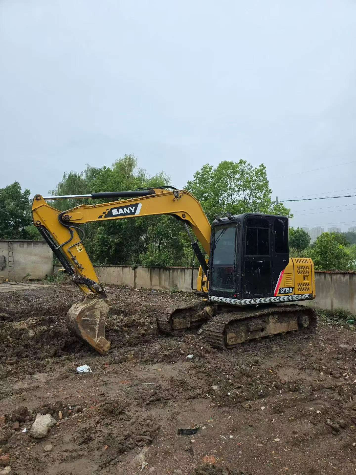 Buy Sany SY75 Used Excavator / 1