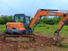 Buy Doosan DH60 Used Excavator / 3 Buy Doosan DH60 Used Excavator / 3