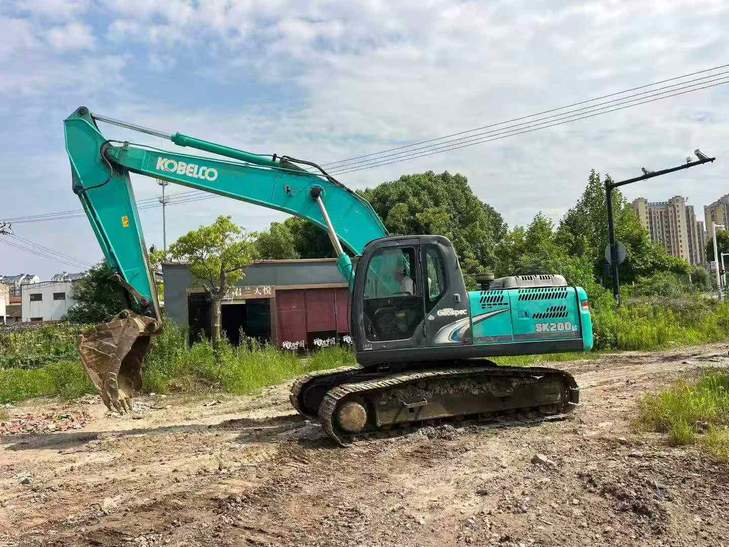 Buy Kobelco SK200 Used Excavator / 1
