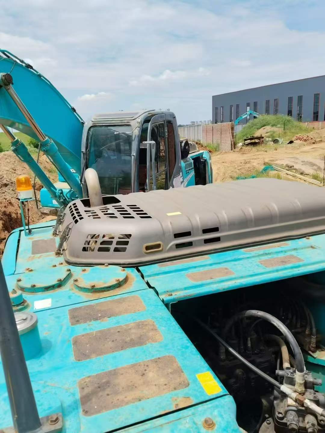 Buy Kobelco SK200-2 Used Excavator / 8 Buy Kobelco SK200-2 Used Excavator / 8