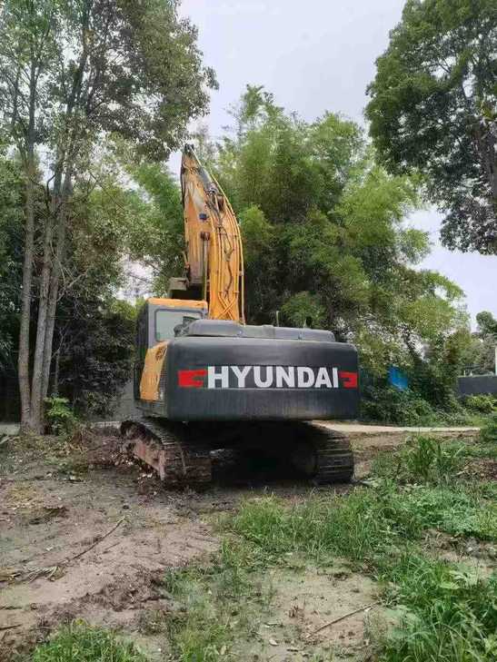Buy Hyundai R215VS Used Excavator / 1