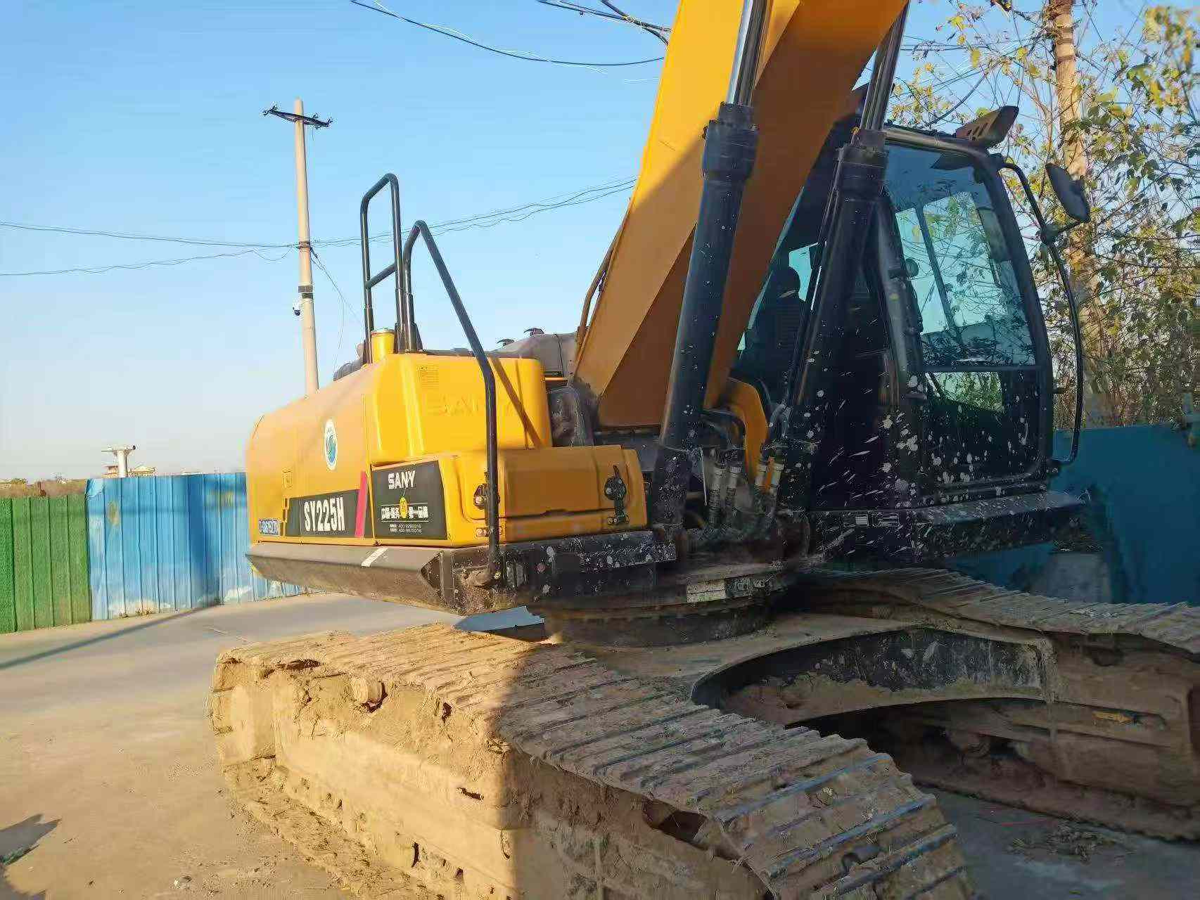 Buy Sany SY225C Used Excavator / 2 Buy Sany SY225C Used Excavator / 2