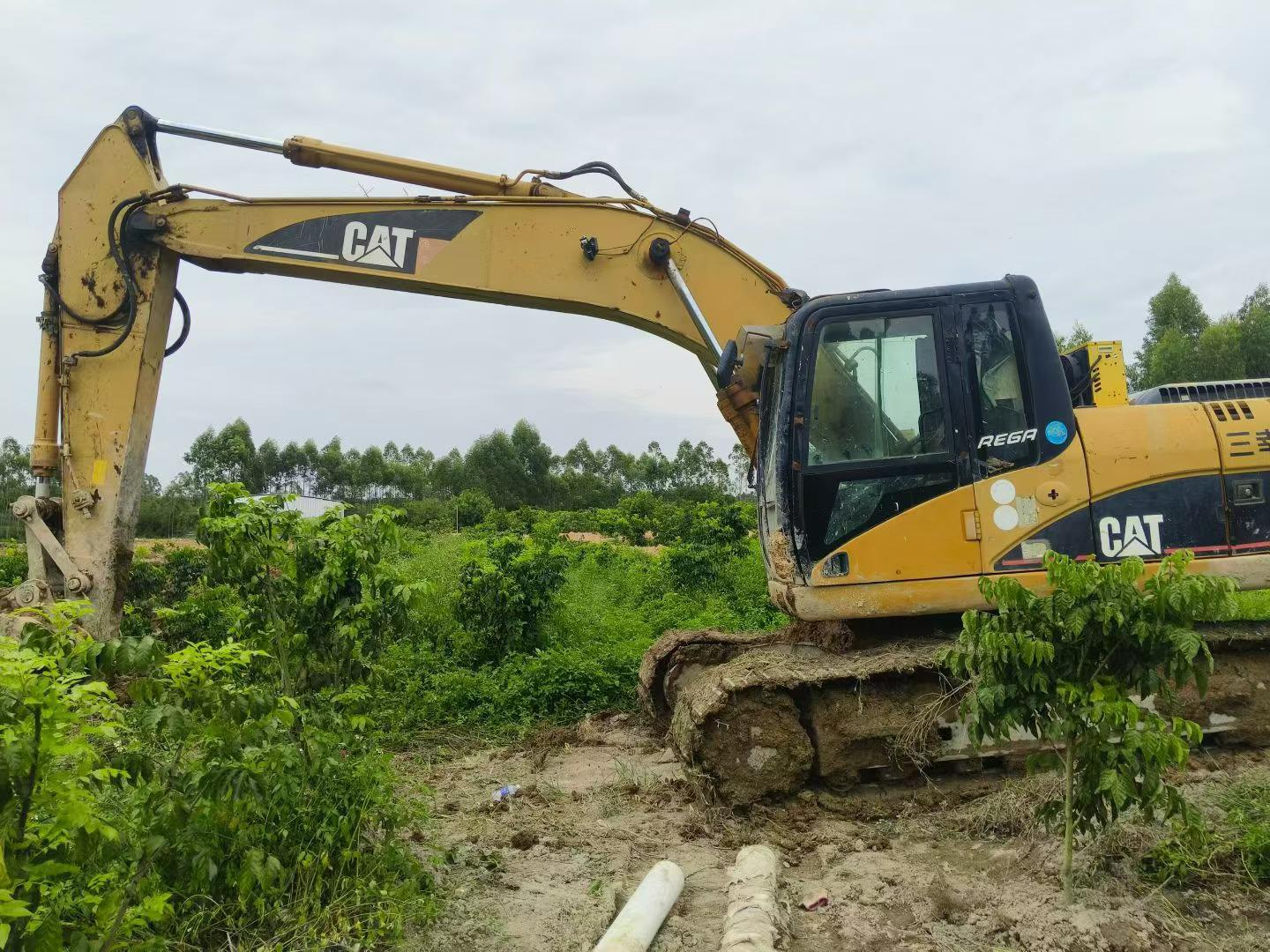 Buy Caterpillar 320D Used Excavator / 2 Buy Caterpillar 320D Used Excavator / 2