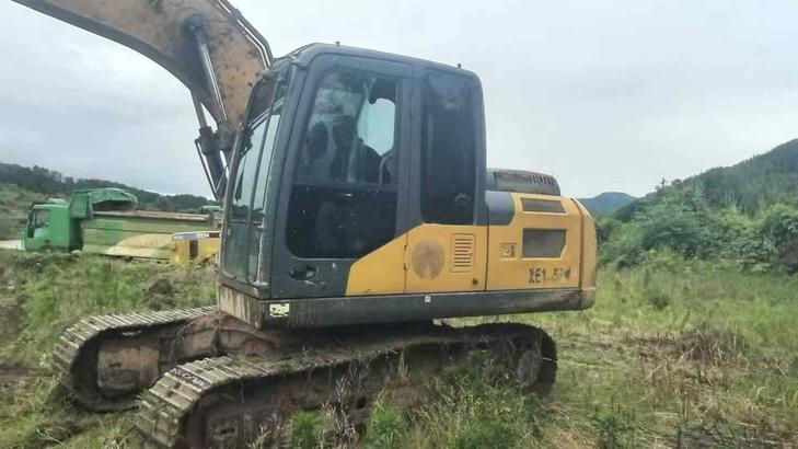 Buy XCMG XE135B Used Excavator / 1