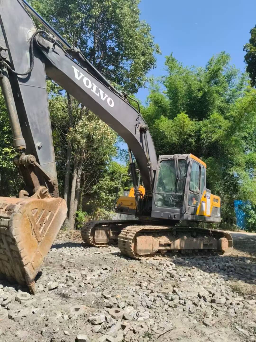 Buy Volvo EC210B Used Excavator / 4 Buy Volvo EC210B Used Excavator / 4