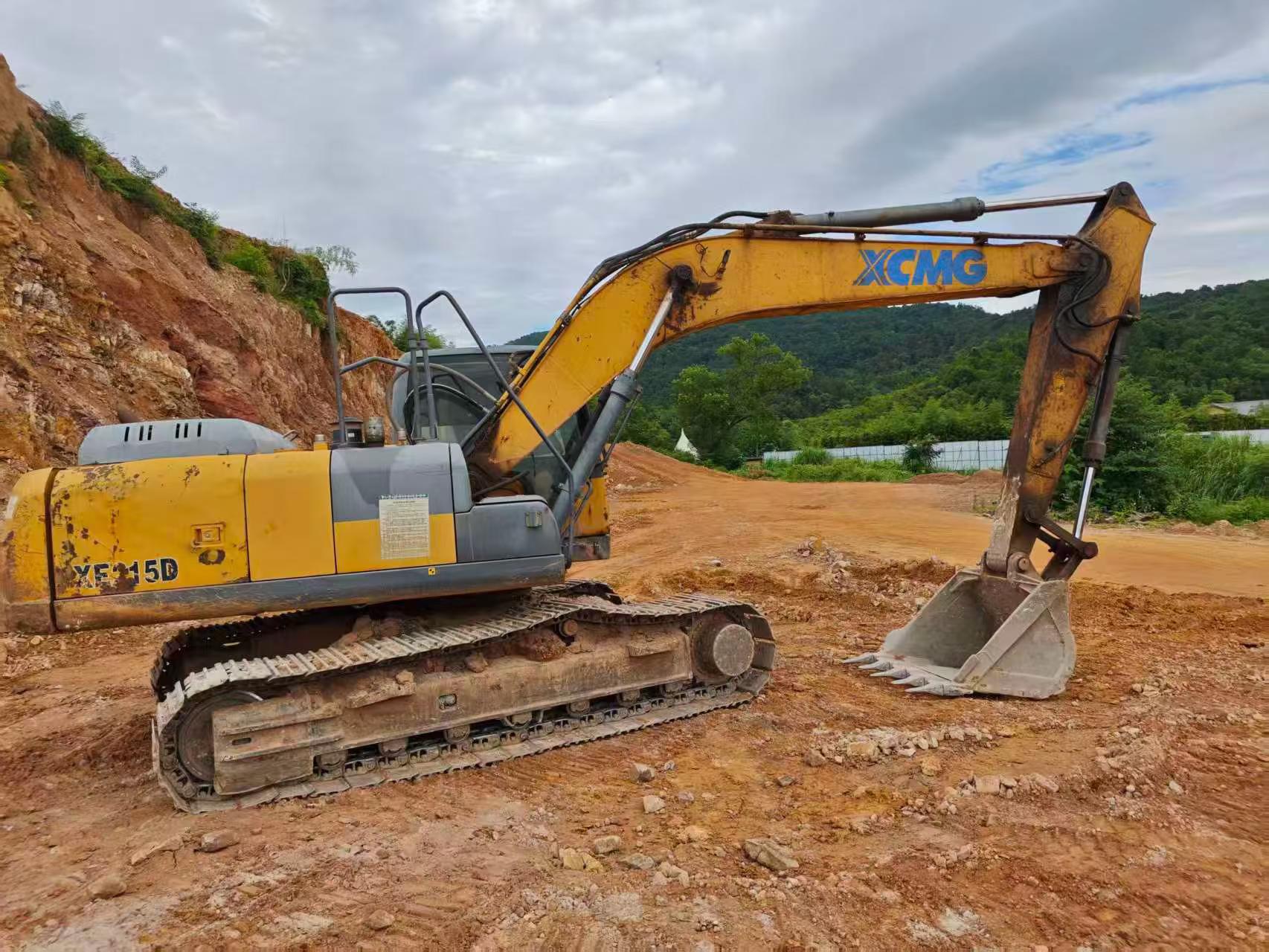 Buy XCMG XE200 Used Excavator / 2 Buy XCMG XE200 Used Excavator / 2