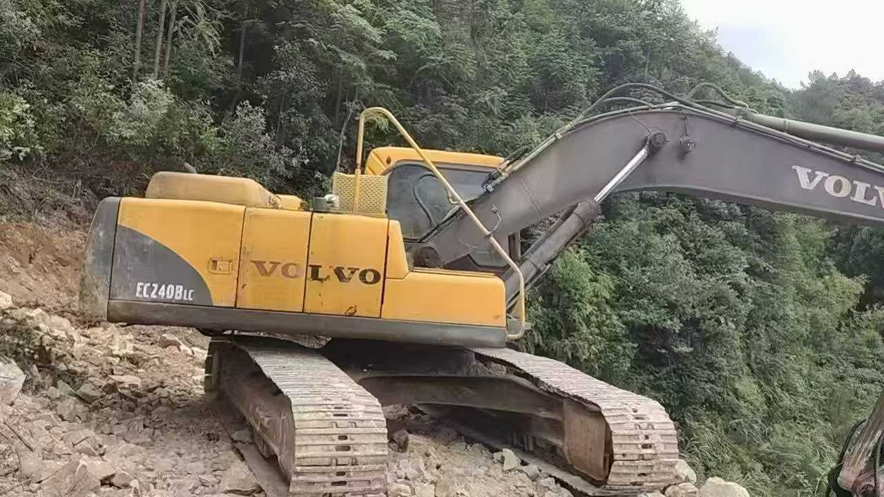 Buy Volvo EC240 Used Excavator / 1