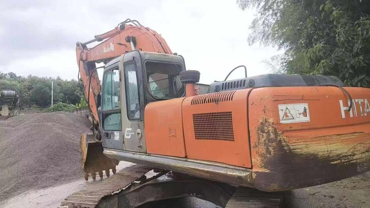Buy Hitachi EX250-5 Used Excavator / 1