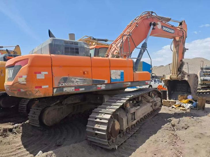 Buy Doosan DX520LC Used Excavator / 1