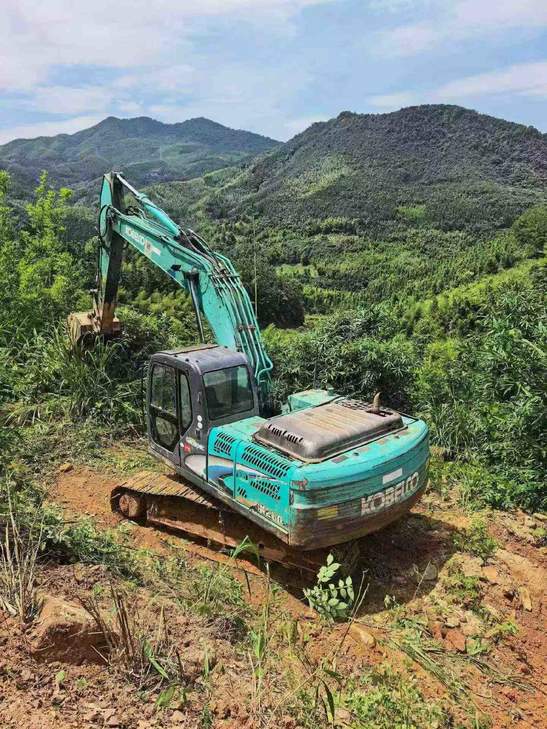 Buy Kobelco SK200 Used Excavator / 1