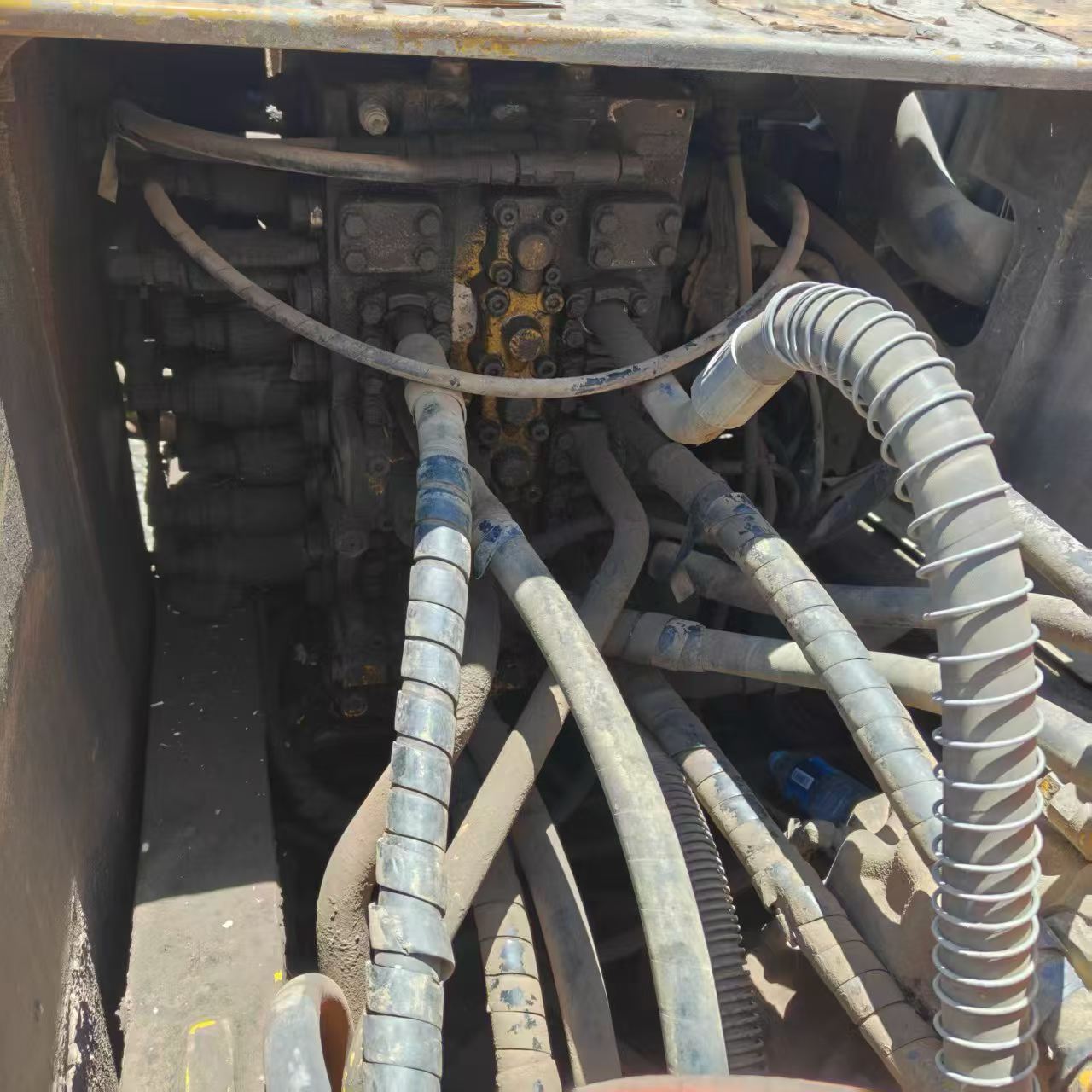 Buy Komatsu PC210-8 Used Excavator / 7 Buy Komatsu PC210-8 Used Excavator / 7