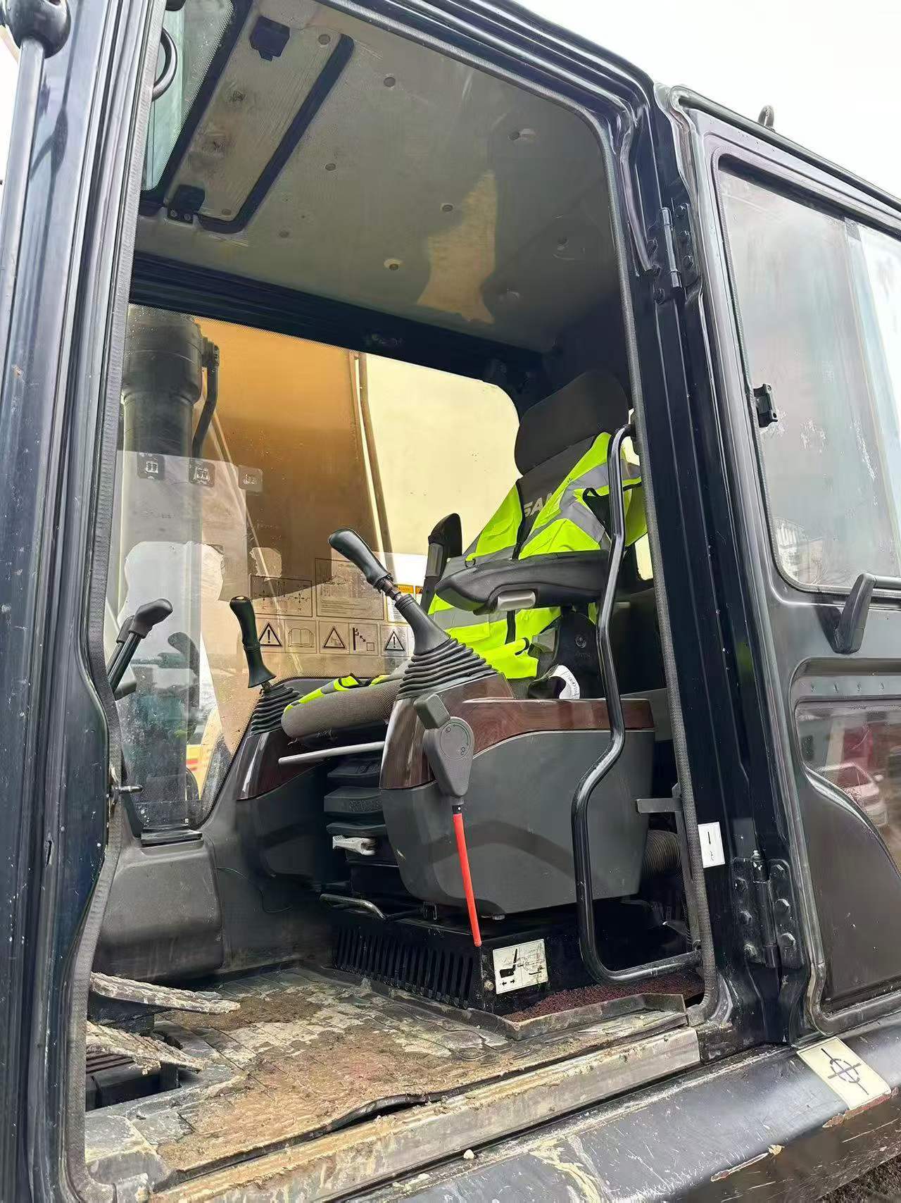 Buy Sany SY245H Used Excavator / 3 Buy Sany SY245H Used Excavator / 3