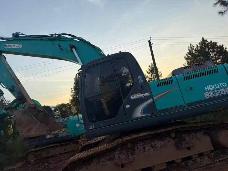 Buy Kobelco SK200 Used Excavator / 1