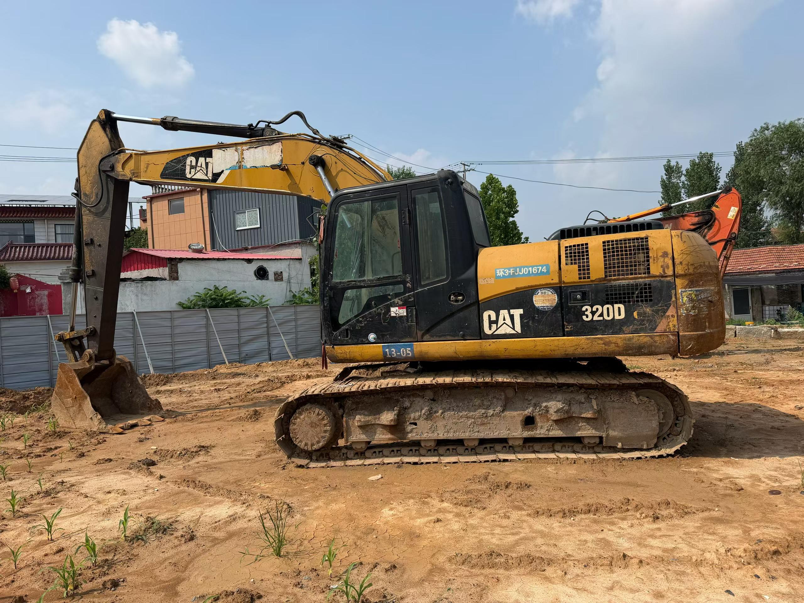 Buy Caterpillar 320A Used Excavator / 1