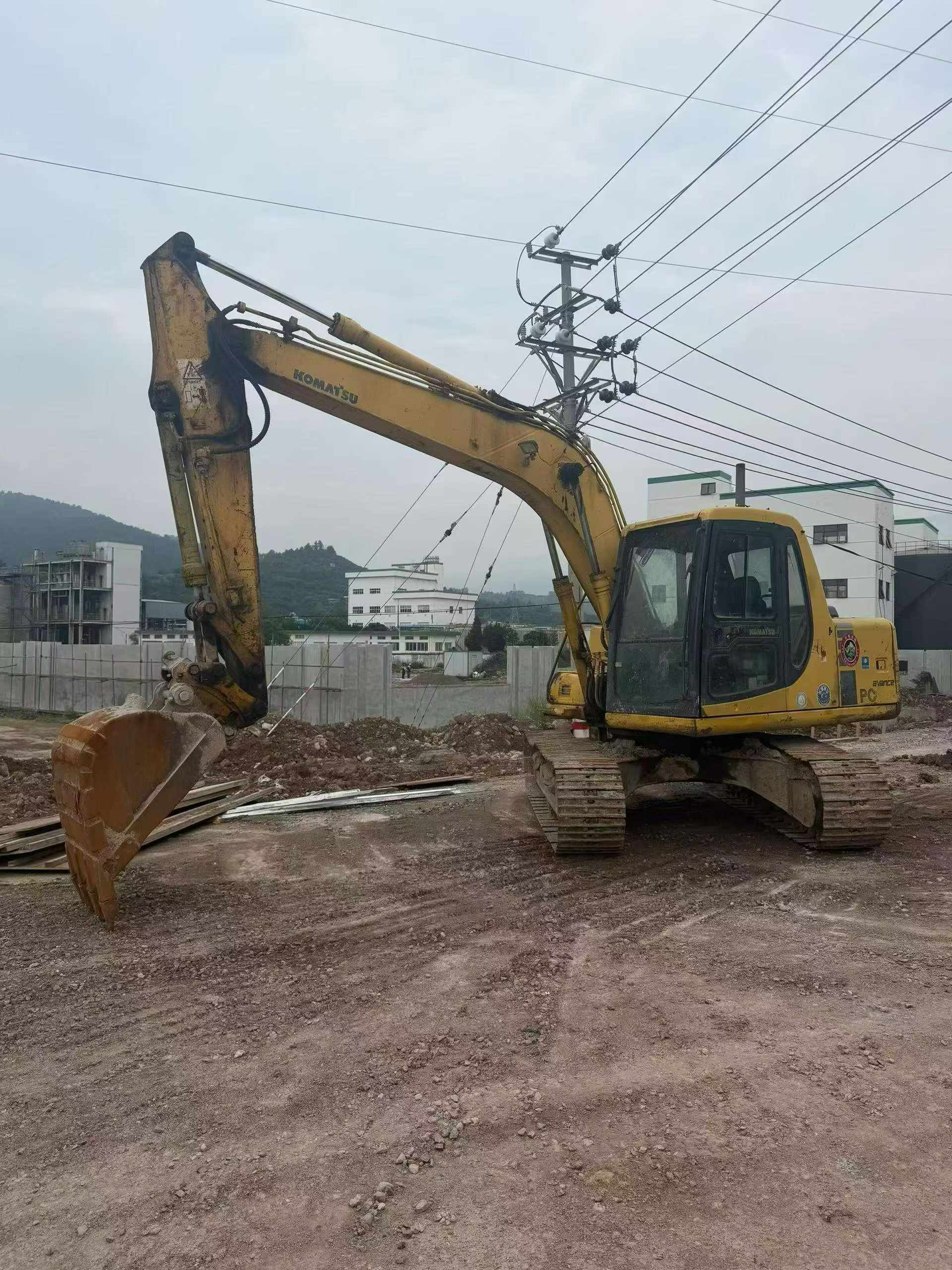 Buy Komatsu PC120-6E Used Excavator / 2 Buy Komatsu PC120-6E Used Excavator / 2