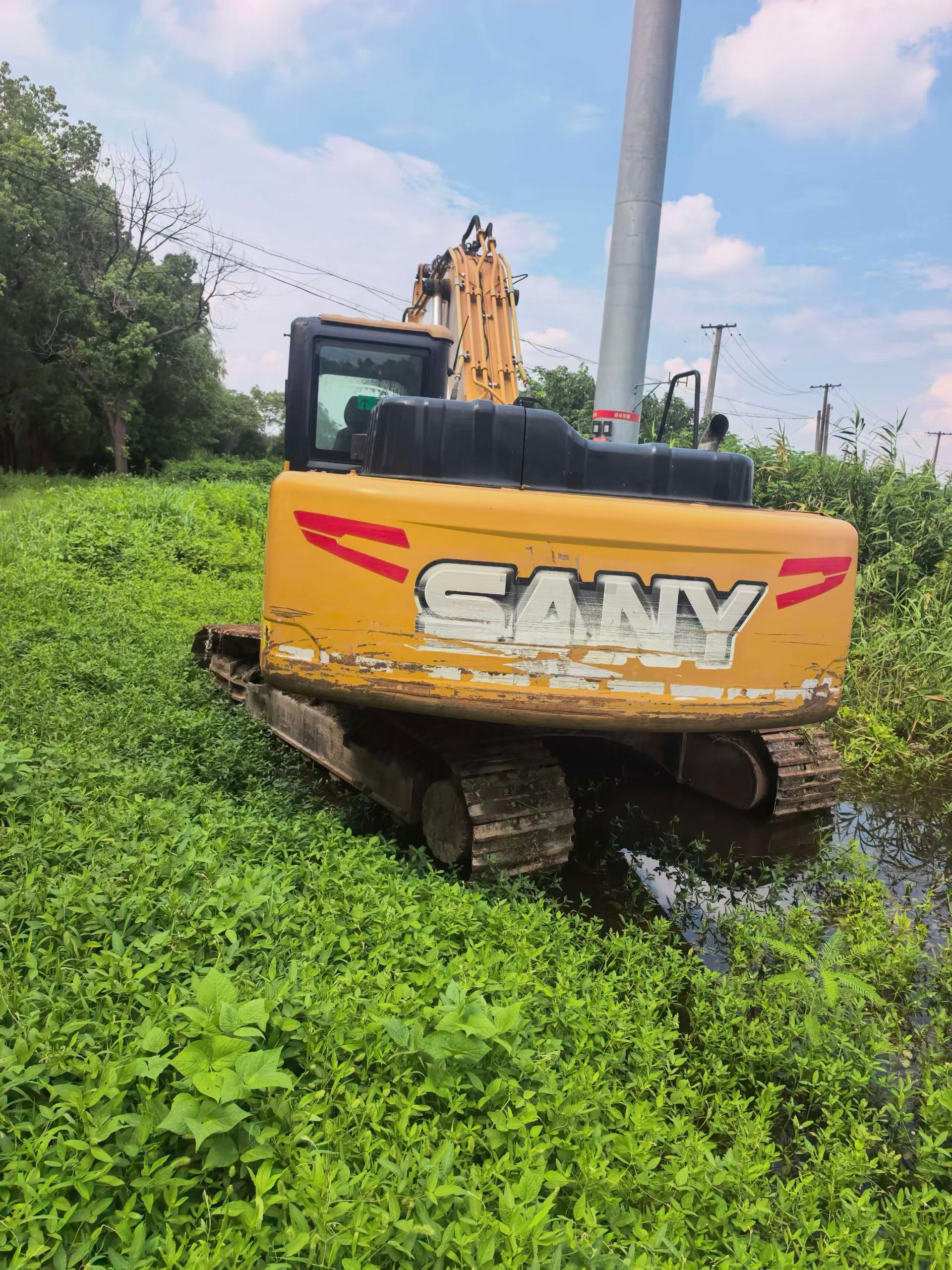 Buy Sany SY205C Used Excavator / 5 Buy Sany SY205C Used Excavator / 5