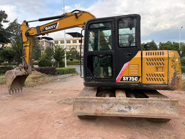 Buy Sany SY75 Used Excavator / 1