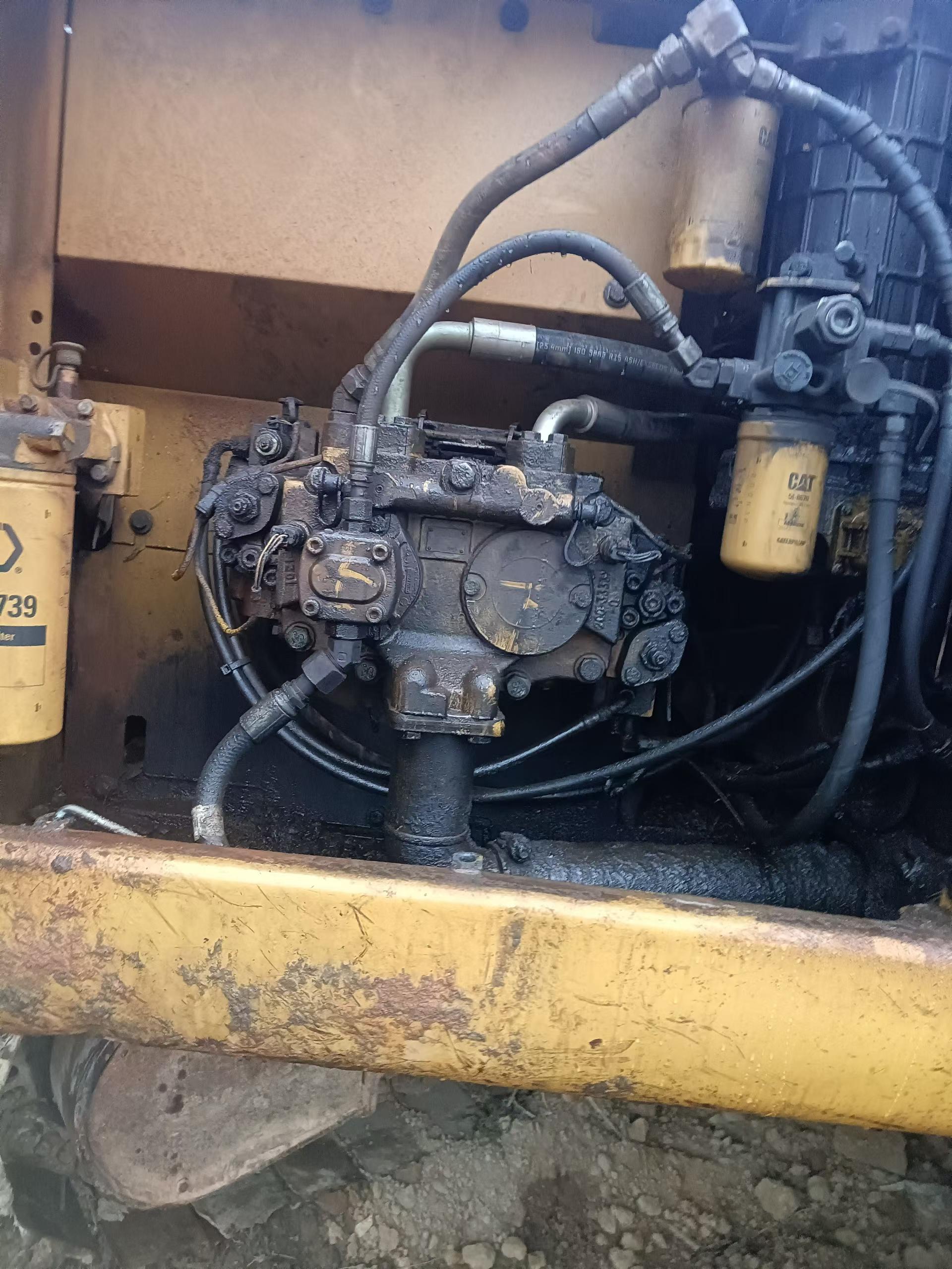 Buy Caterpillar 323 Used Excavator / 4 Buy Caterpillar 323 Used Excavator / 4