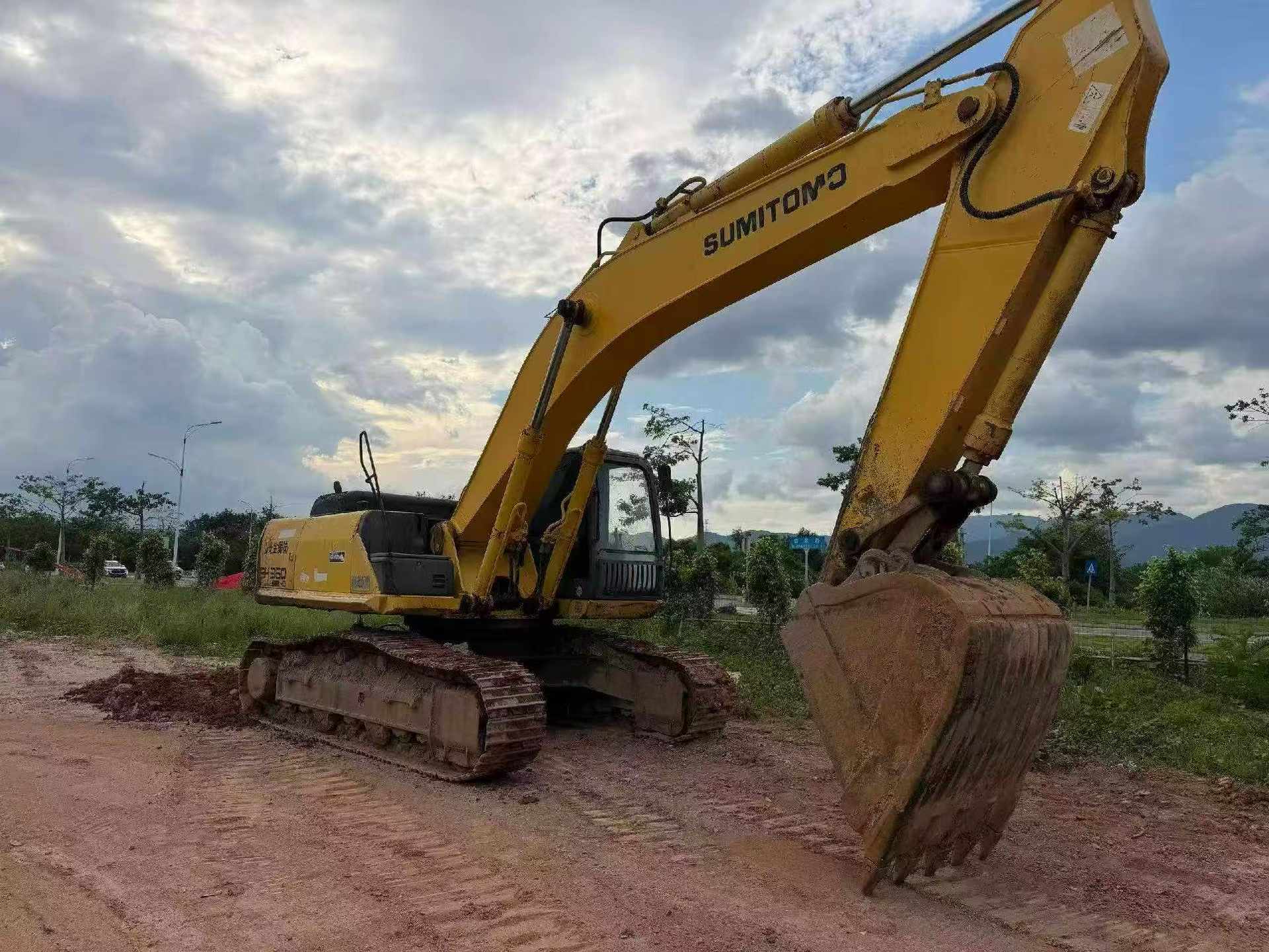 Buy Sumitomo SH360-5 Used Excavator / 3 Buy Sumitomo SH360-5 Used Excavator / 3