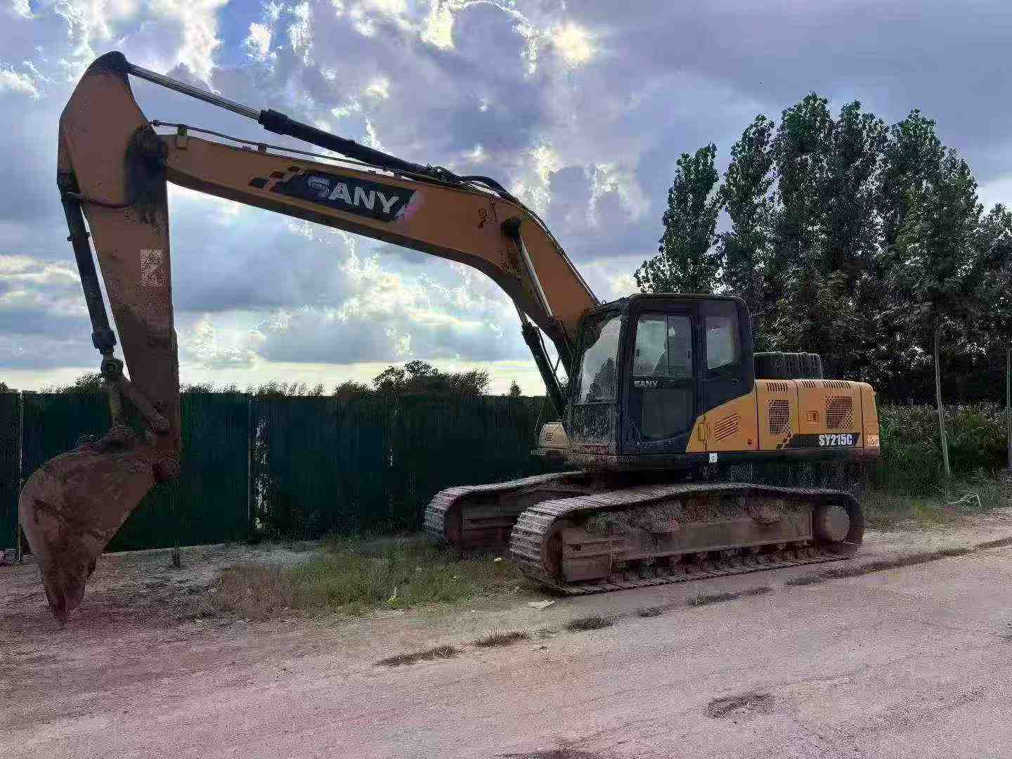 Buy Sany SY215C Used Excavator / 4 Buy Sany SY215C Used Excavator / 4