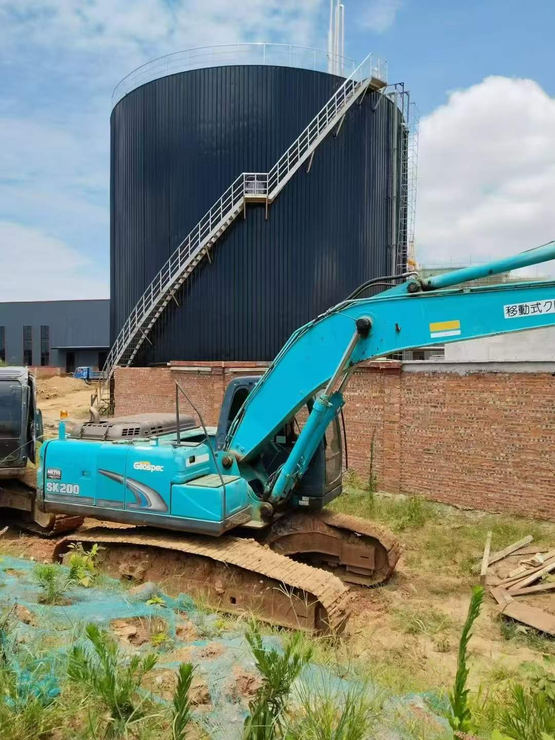 Buy Kobelco SK200-2 Used Excavator / 3 Buy Kobelco SK200-2 Used Excavator / 3
