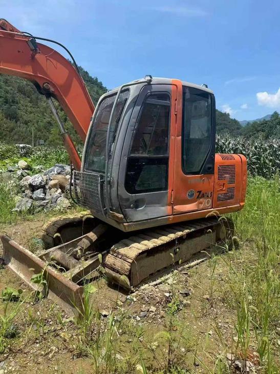 Buy Hitachi EX60-6 Used Excavator / 1