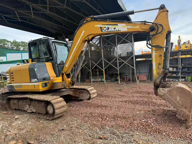Buy XCMG XE65D Used Excavator / 1