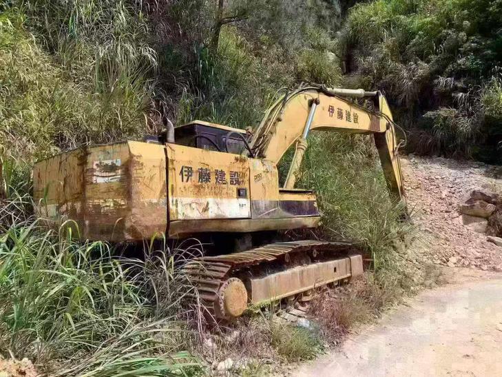 Buy Caterpillar E200B Used Excavator / 1