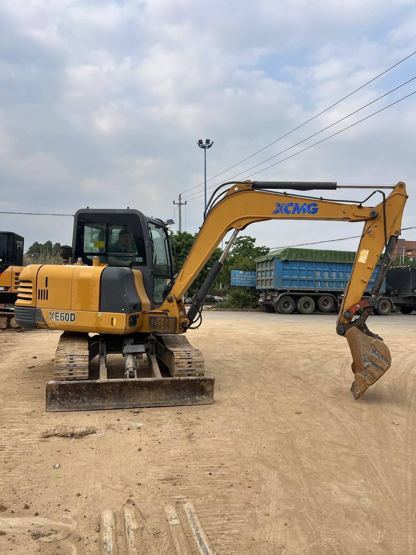 Buy XCMG XE60 Used Excavator / 1