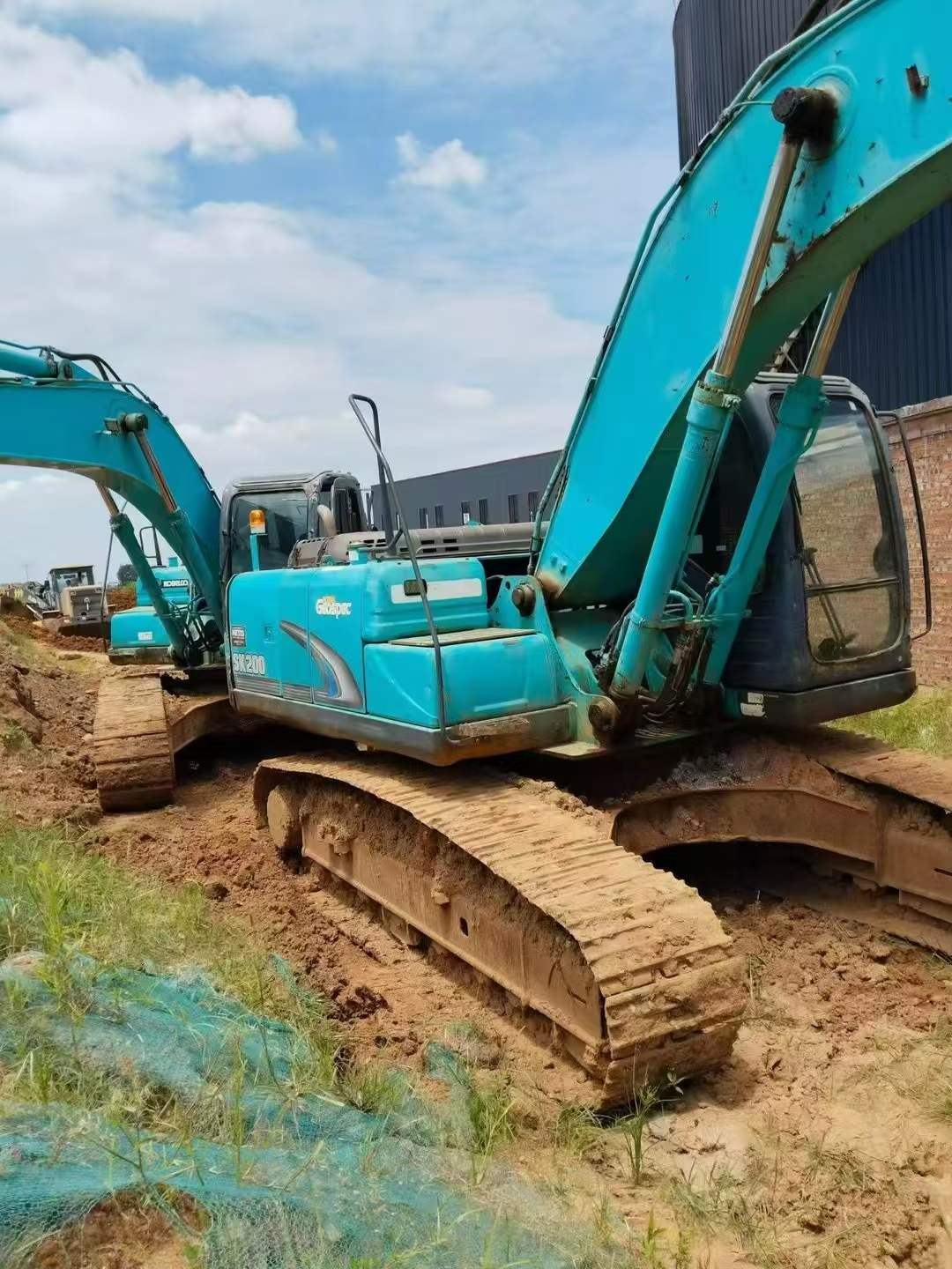 Buy Kobelco SK200-2 Used Excavator / 5 Buy Kobelco SK200-2 Used Excavator / 5