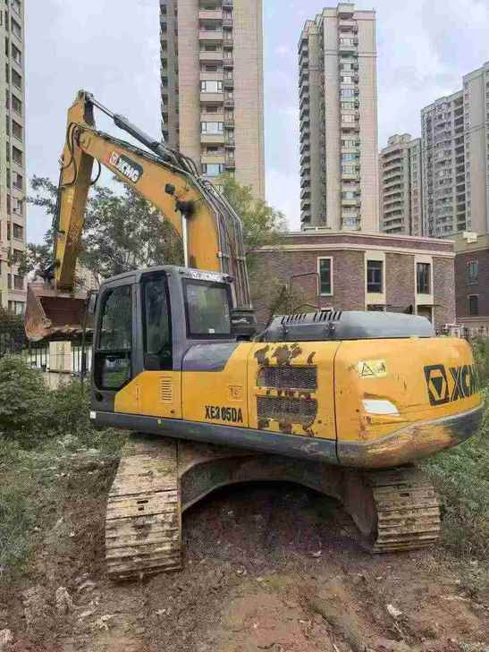 Buy XCMG XE215 Used Excavator / 1