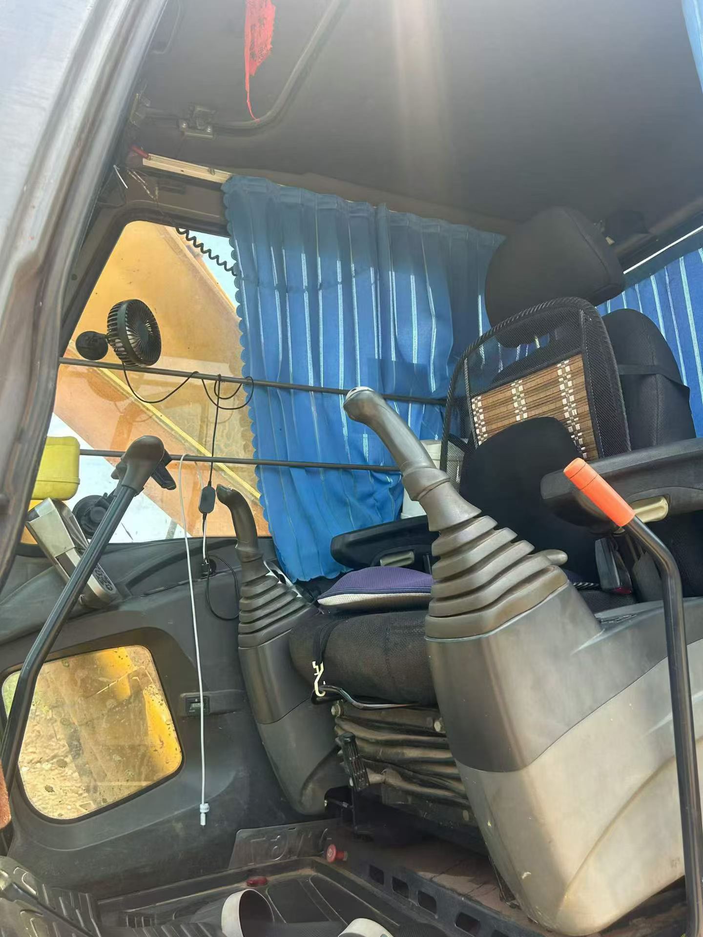 Buy Kato Used Excavator / 2 Buy Kato Used Excavator / 2
