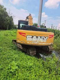 Buy Sany SY205C-8 Used Excavator / 2 Buy Sany SY205C-8 Used Excavator / 2