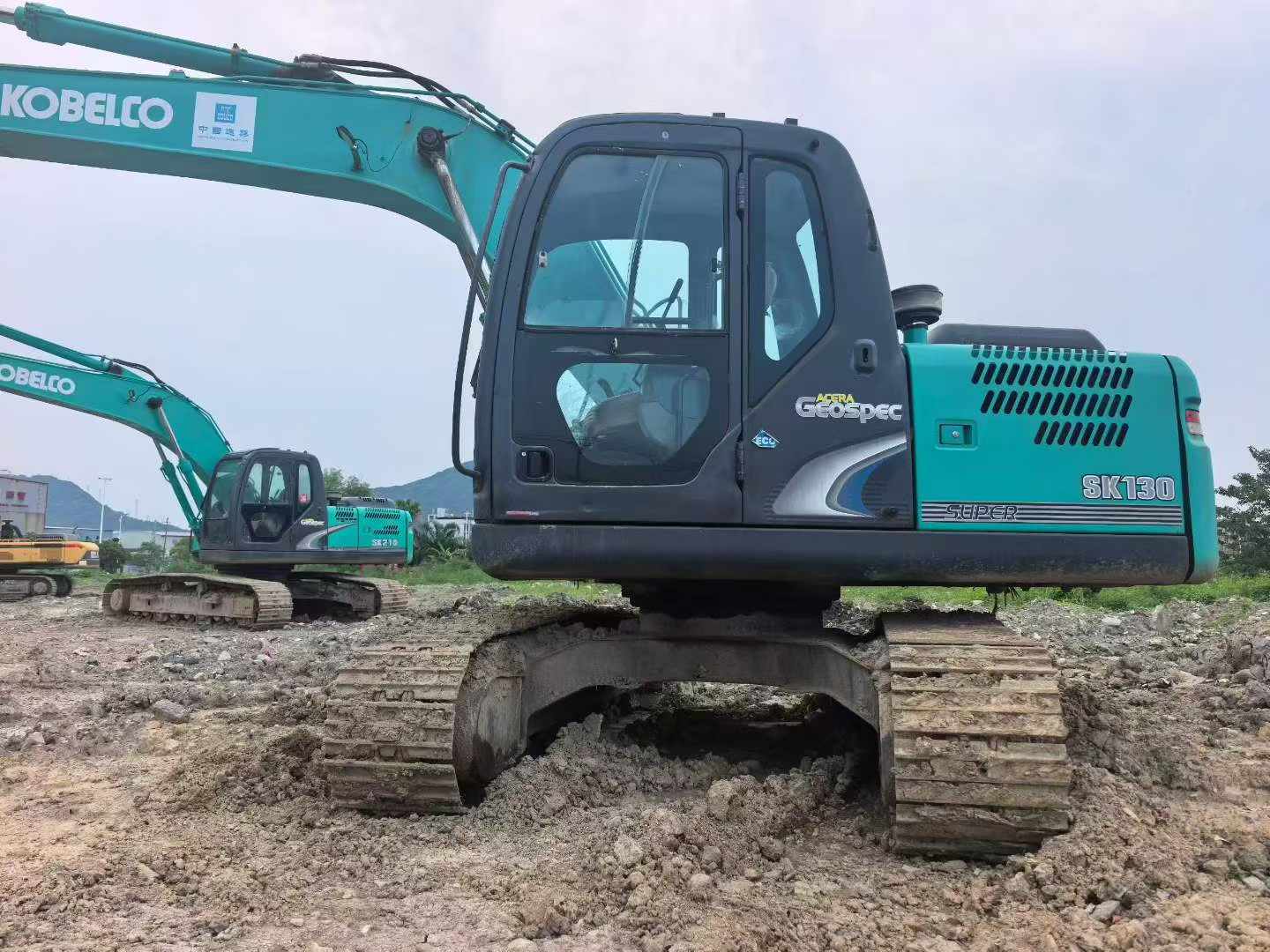 Buy Kobelco SK135 Used Excavator / 5 Buy Kobelco SK135 Used Excavator / 5