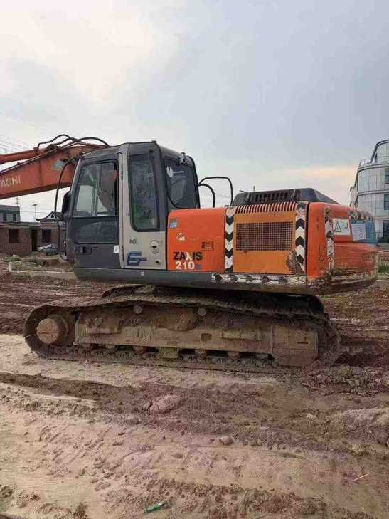 Buy Hitachi ZX200-3G Used Excavator / 1