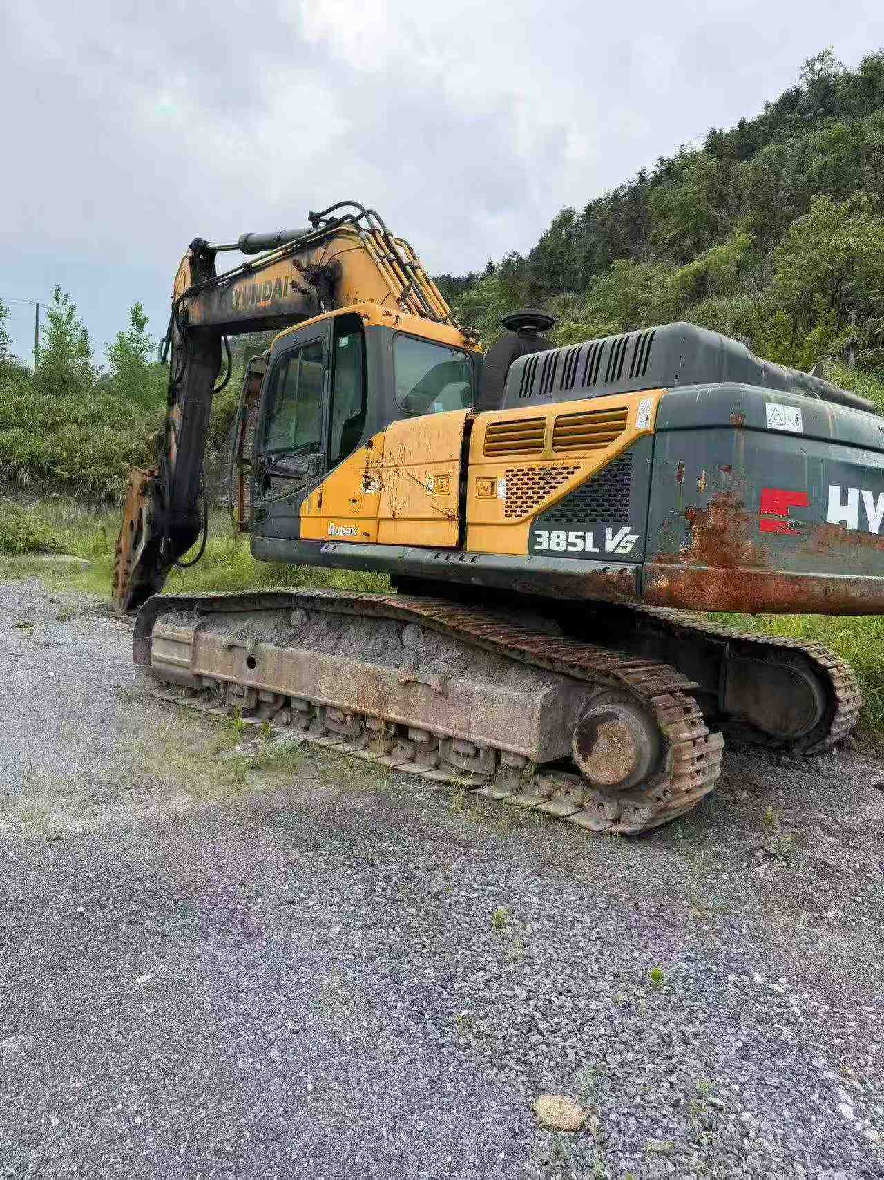 Buy Hyundai R385LVS Used Excavator / 1