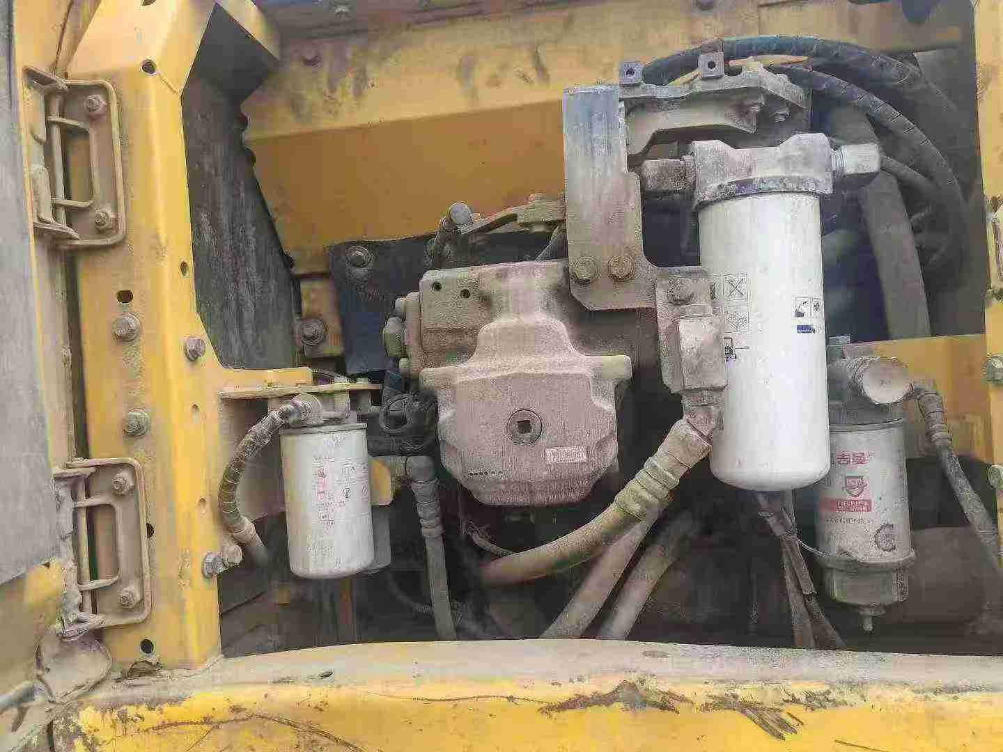 Buy Komatsu HB215LC-1 Used Excavator / 1
