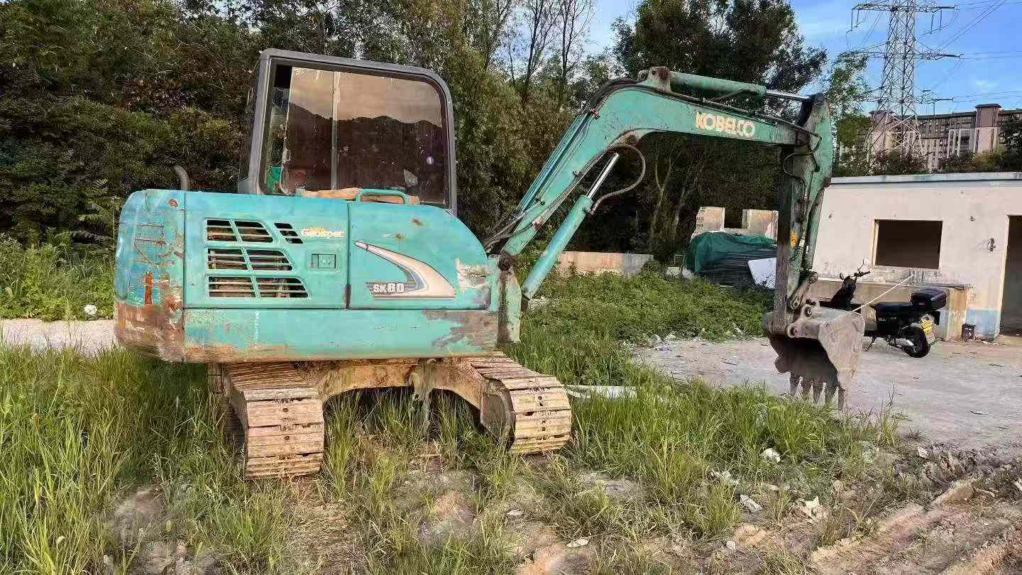 Buy Kobelco SK60 Used Excavator / 1