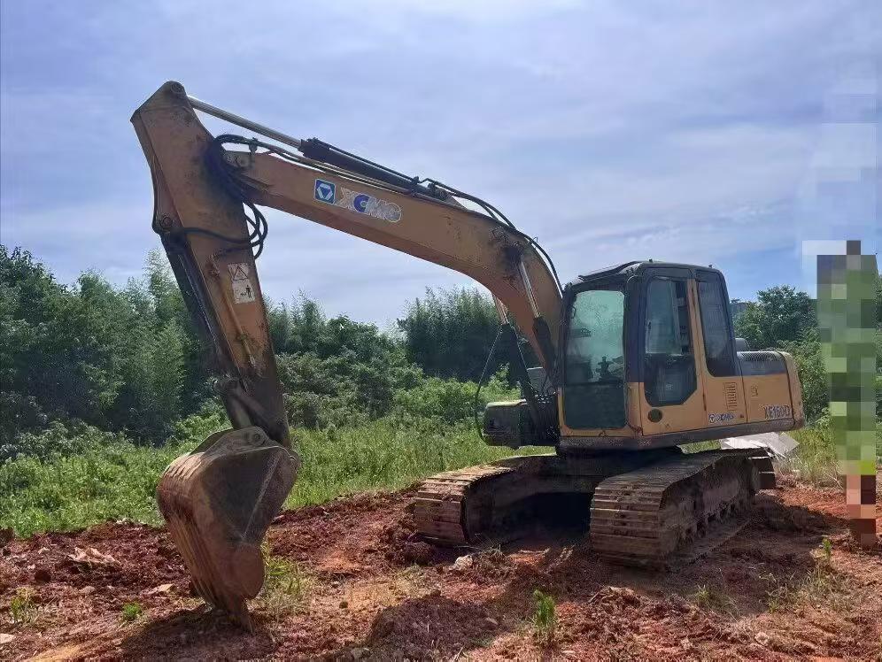 Buy XCMG XE150 Used Excavator / 1