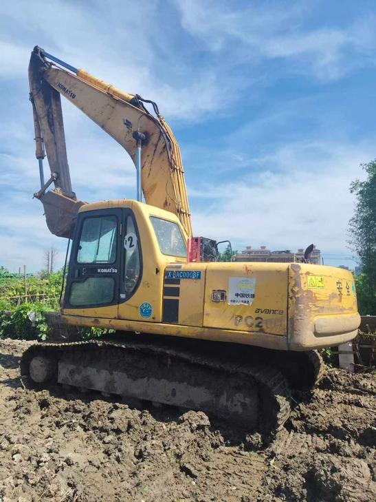 Buy Komatsu PC200 Used Excavator / 1