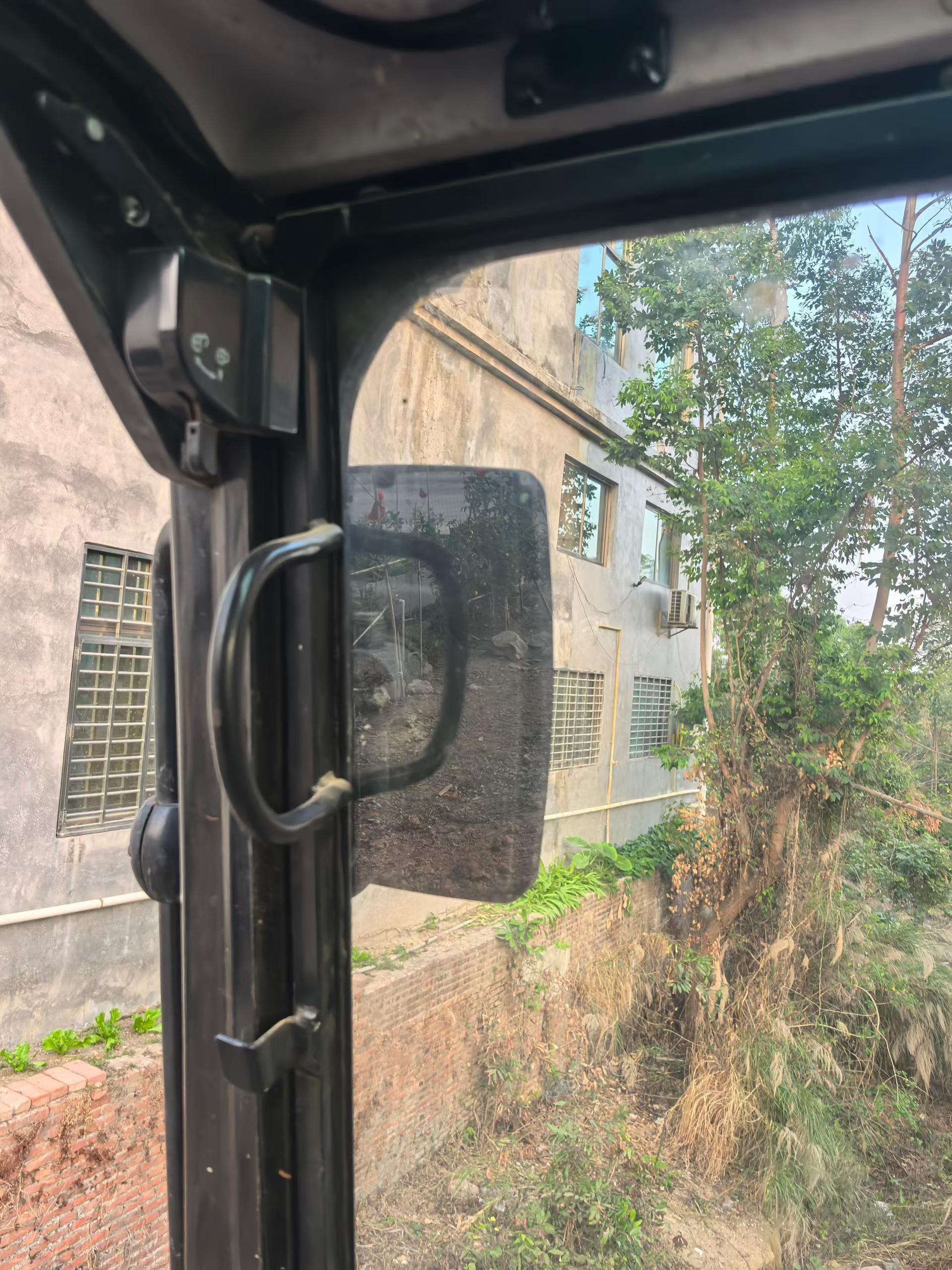 Buy Sany SY215C Used Excavator / 4 Buy Sany SY215C Used Excavator / 4