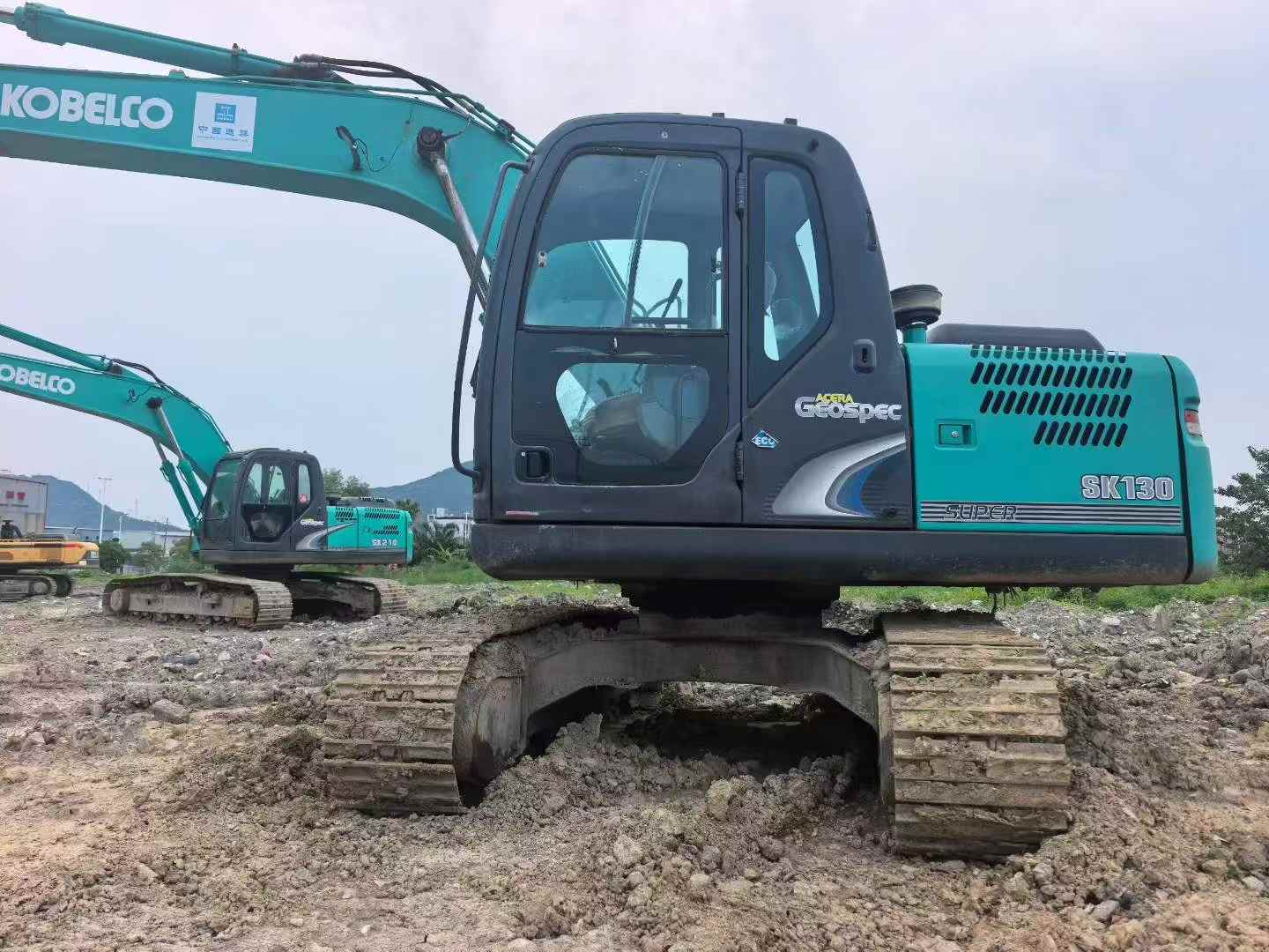 Buy Kobelco SK130 Used Excavator / 3 Buy Kobelco SK130 Used Excavator / 3